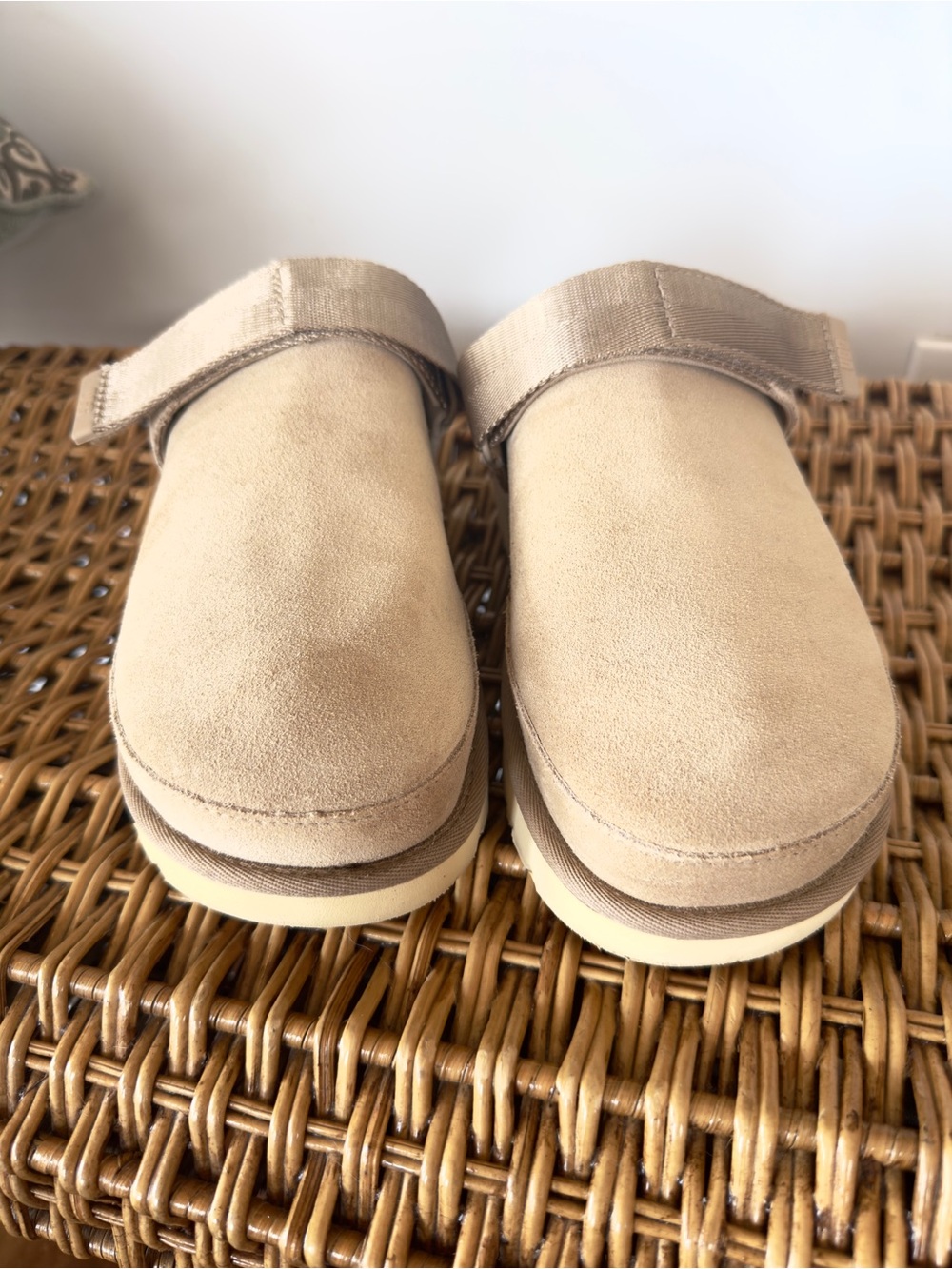 UGG Goldencoast Clog II in Sandstone - Picture 6 of 7